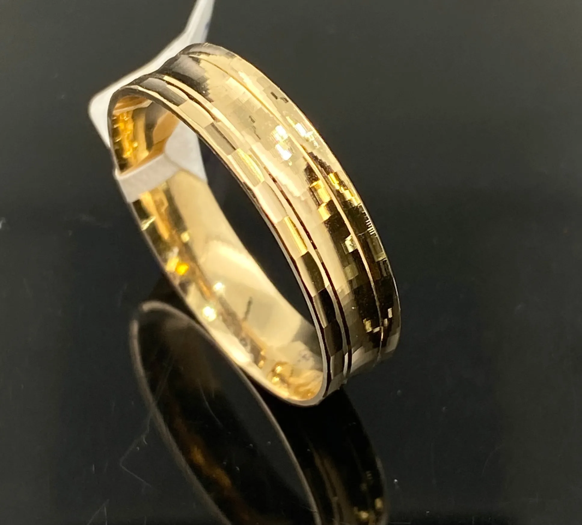 18k Solid Gold Ring Band Plain Diamond Cutting and High Polish Design R2546z