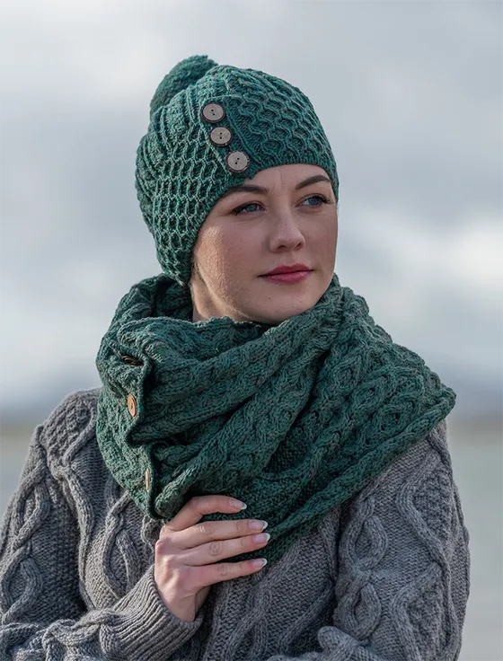 A‎ran‎ Snood Scarf with Butto‎‎ns