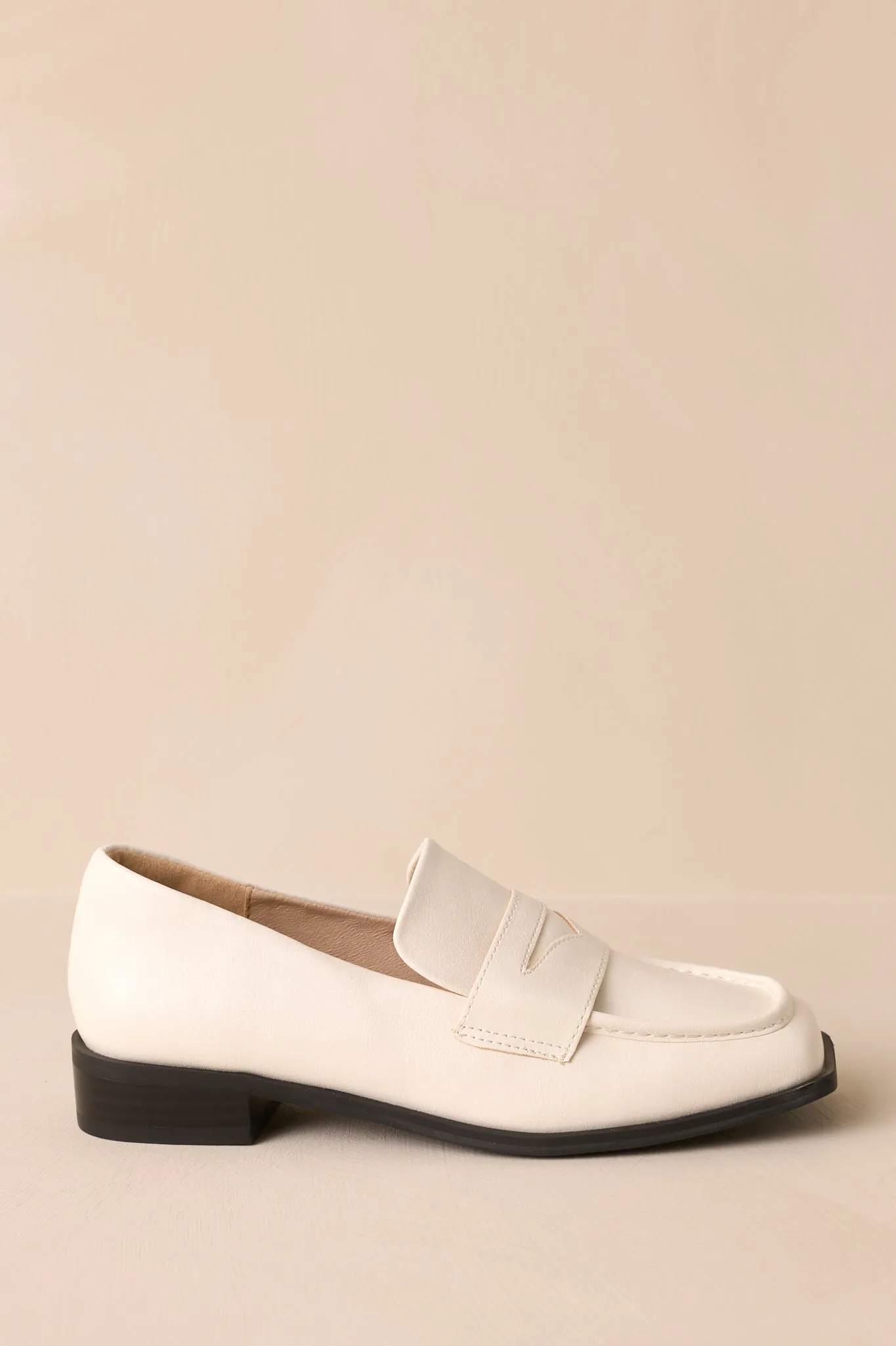 Good Memory White Loafers